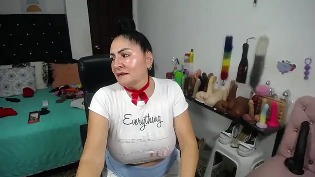 mature_bigboobs10 live cam on StripChat
