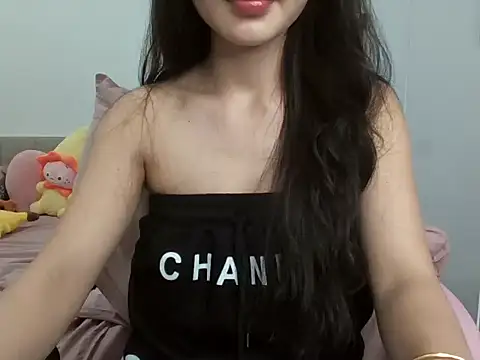 Lucie-Sexy2k live cam on StripChat