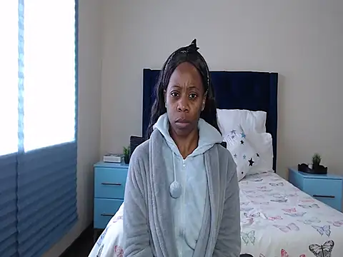 QUEENMANDYY webcam