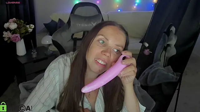 EmilyStevart live cam on StripChat