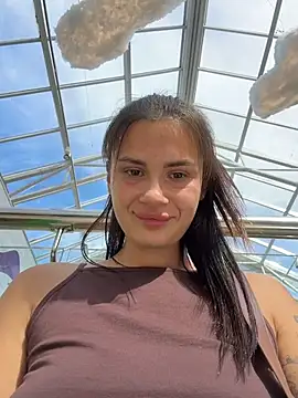 MiraReach 🐁 live naked webcam