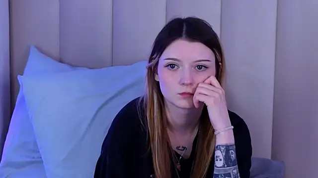 AlyssFrost webcam
