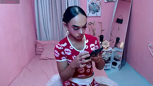 VivienneLuxe webcam