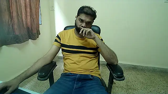 Kinky_Kumarr webcam