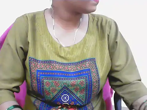 LovingPihu webcam