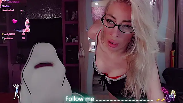 AnnieGOld_ webcam