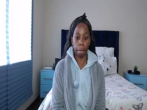 QUEENMANDYY webcam