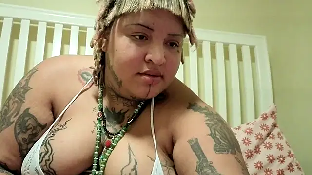 succubussy666 live cam on StripChat