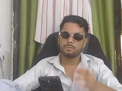 Stubborndesiboy webcam