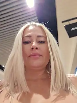 MILFBARBY webcam