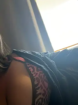 NiaBeurette webcam