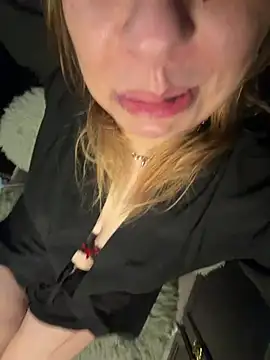 Eze13crybaby webcam