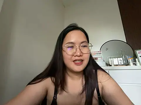 IamYumi0130 webcam