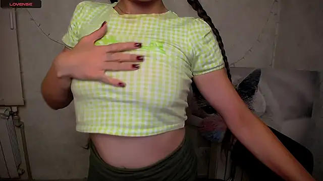 MaryEm976 webcam