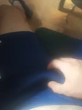 qwww111 - Qwww111's free webcam - UK Sex Cams