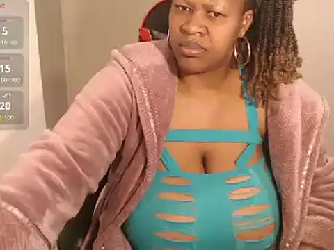 bustylisa1983 webcam