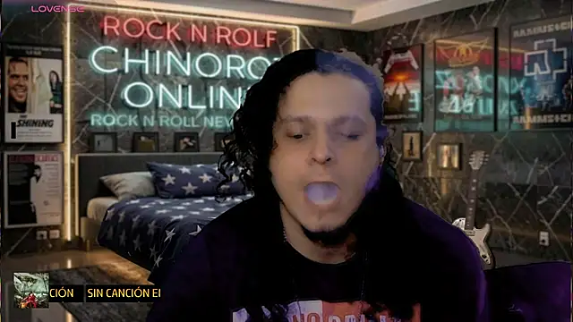 chino_roz live cam on StripChat