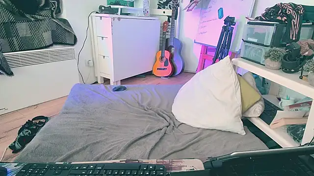 CeriseLapine webcam