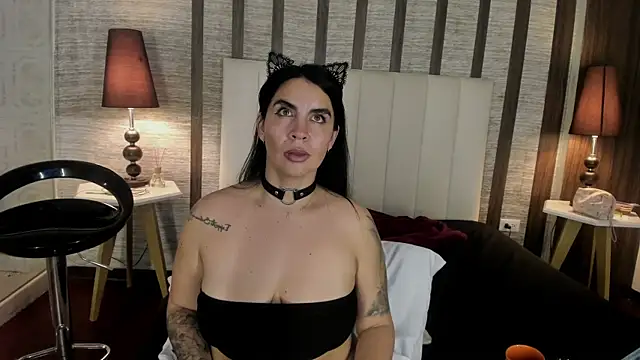 Hannah_Cross webcam