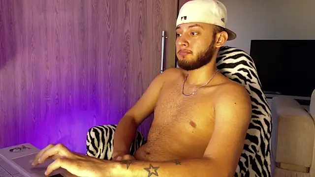 Ryan_Miller111 live sex cam