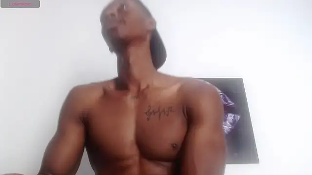 drake_brwon_23 live sex cam