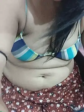 cutee_bhabhi live cam on StripChat