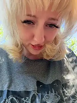 RonnieKiss webcam