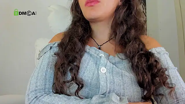 juliiaroberts live cam on StripChat