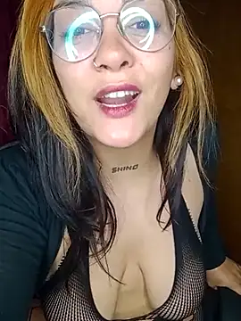 kuramaqueen webcam