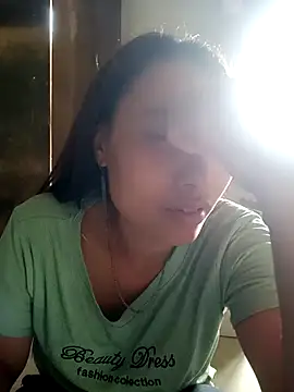 Leiley_98 live cam on StripChat