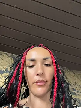 MeganFoxiyyy live cam on StripChat