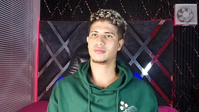 dominic_connor webcam