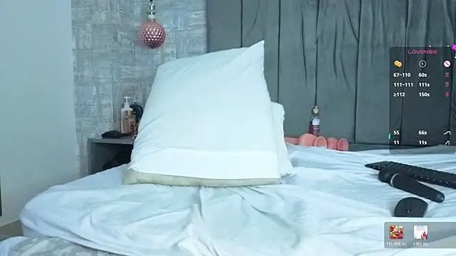Megan_Lara_ webcam