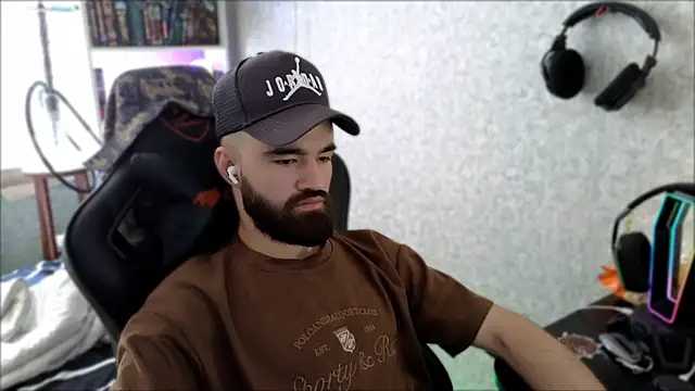 _Serious_Man webcam