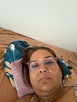 Priya-696