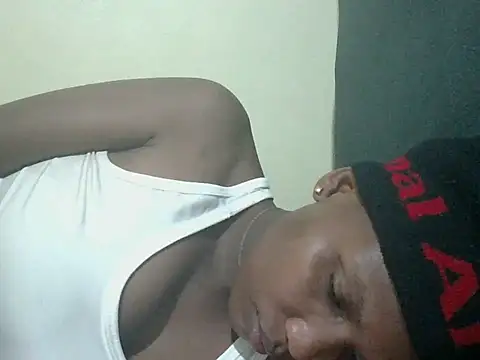 Midnightnova1 live cam on StripChat