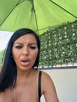 ReynaMorel live cam on StripChat