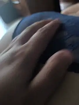MadaamJizz_DickLewd webcam
