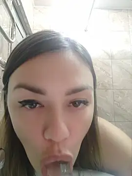 KrissSexi live cam on StripChat