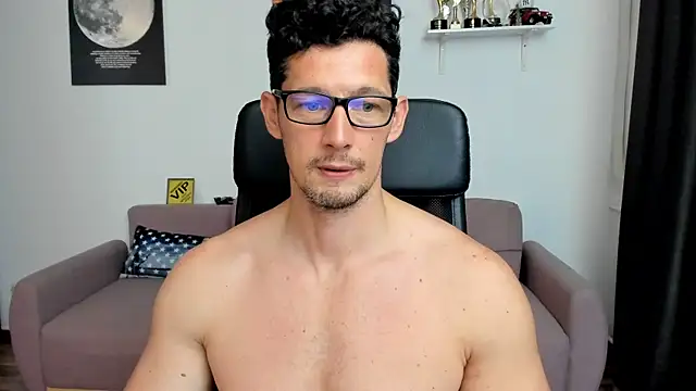 BrutusK08 live cam on StripChat