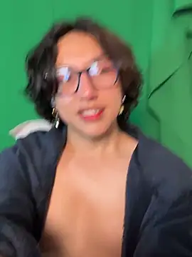 -BlueOpal- live cam on StripChat
