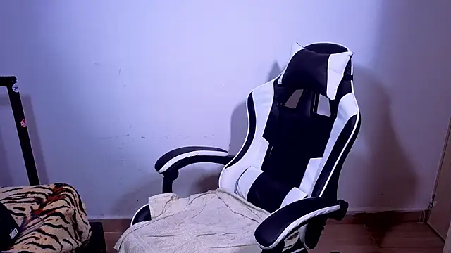 Noah__Dick live cam on StripChat