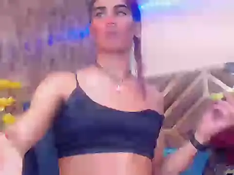 ts_latinaxxxts live cam on StripChat