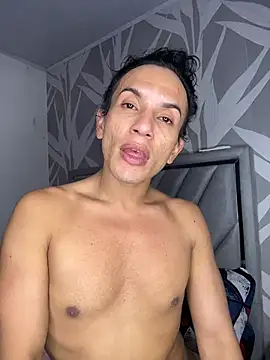 carlasantini live cam on StripChat