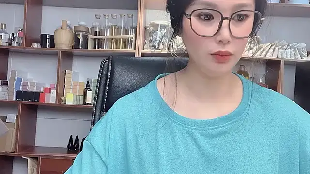 CB-Nazha live cam on StripChat