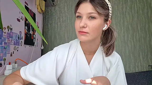 MerrieBuonomo live cam on StripChat