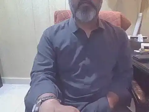 hairymaster95 live cam on StripChat