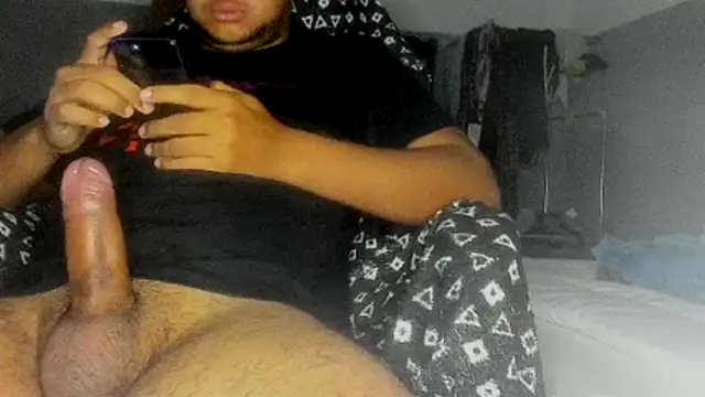 NovinhoSafado18 live cam on StripChat