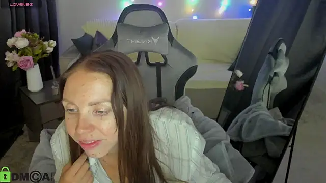 EmilyStevart live cam on StripChat