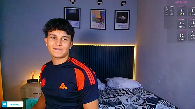 Leo_Savage_ webcam